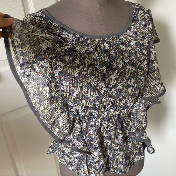 Scoop neck peplum top with vertical ruffles - Picture 2 of 7